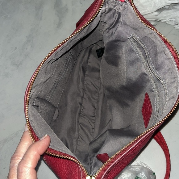 Fossil  Cross, body or shoulder bag  Red genuine pebbled leather  Card slots EUC - Picture 12 of 15